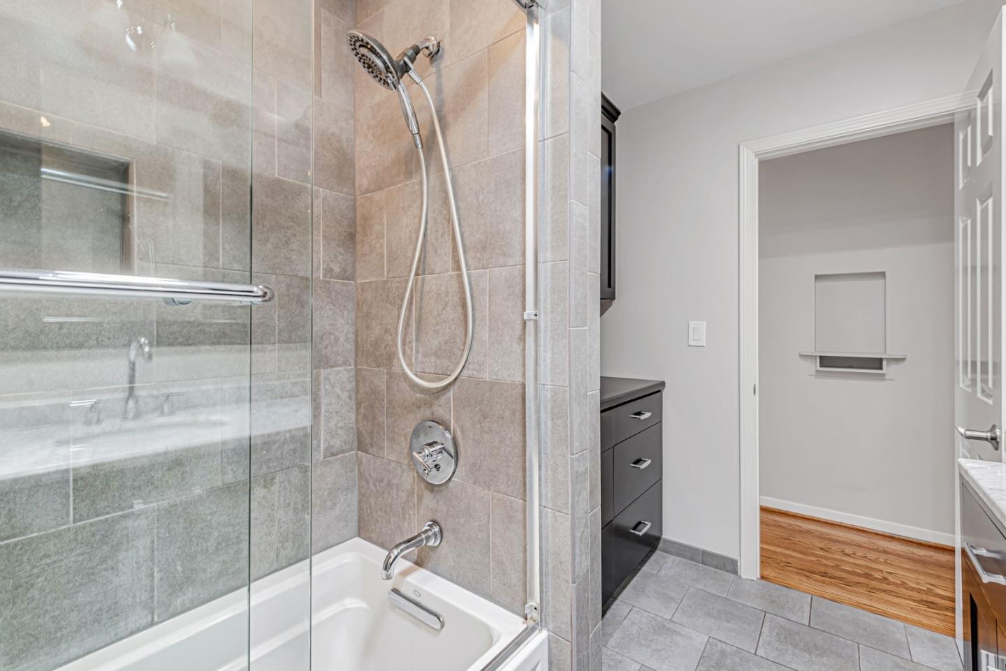 Detail Gallery Image 19 of 48 For 520 Topaz St, Redwood City,  CA 94062 - 3 Beds | 2 Baths