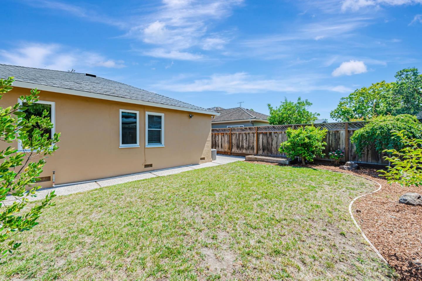 Detail Gallery Image 25 of 48 For 520 Topaz St, Redwood City,  CA 94062 - 3 Beds | 2 Baths
