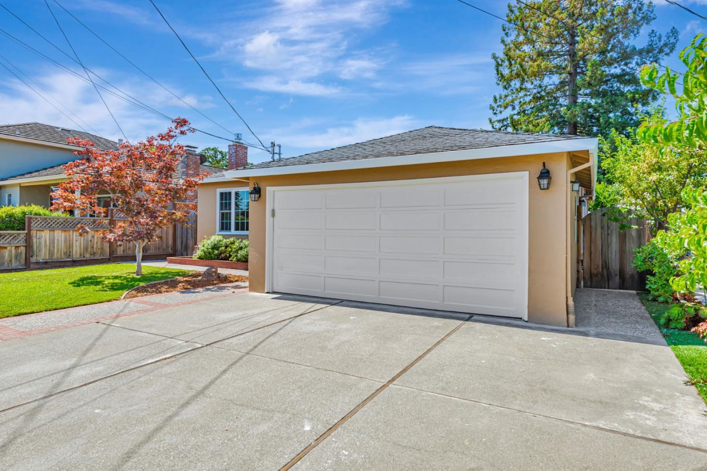 Detail Gallery Image 3 of 48 For 520 Topaz St, Redwood City,  CA 94062 - 3 Beds | 2 Baths