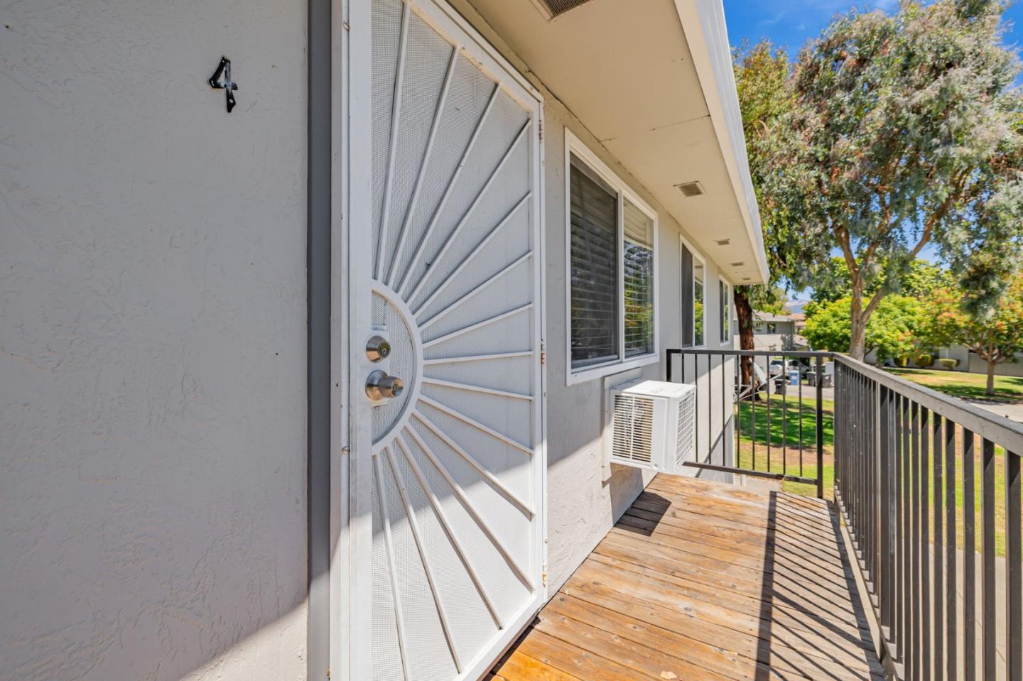 Detail Gallery Image 4 of 24 For 262 Tradewinds Ct #4,  San Jose,  CA 95123 - 2 Beds | 1 Baths