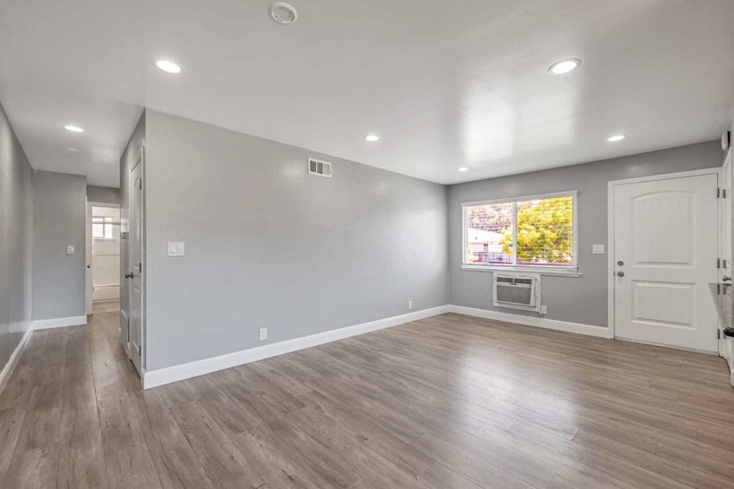 Detail Gallery Image 6 of 24 For 262 Tradewinds Ct #4,  San Jose,  CA 95123 - 2 Beds | 1 Baths