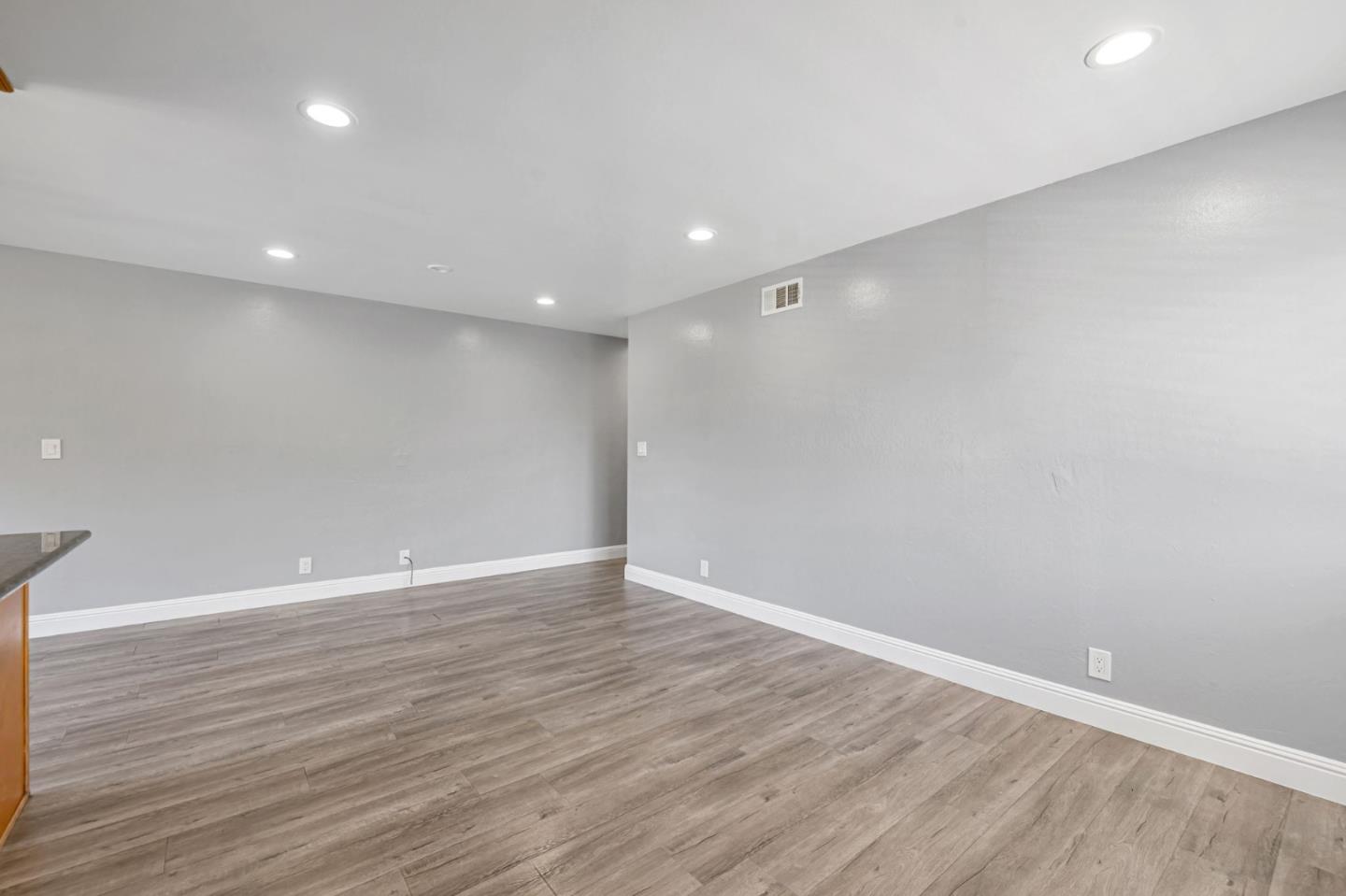 Detail Gallery Image 7 of 24 For 262 Tradewinds Ct #4,  San Jose,  CA 95123 - 2 Beds | 1 Baths