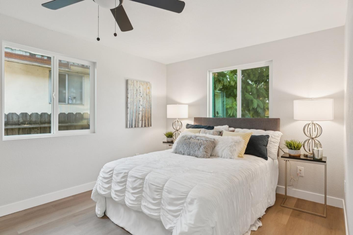 Detail Gallery Image 8 of 15 For 951 Hillcrest Rd, Hollister,  CA 95023 - 2 Beds | 1 Baths