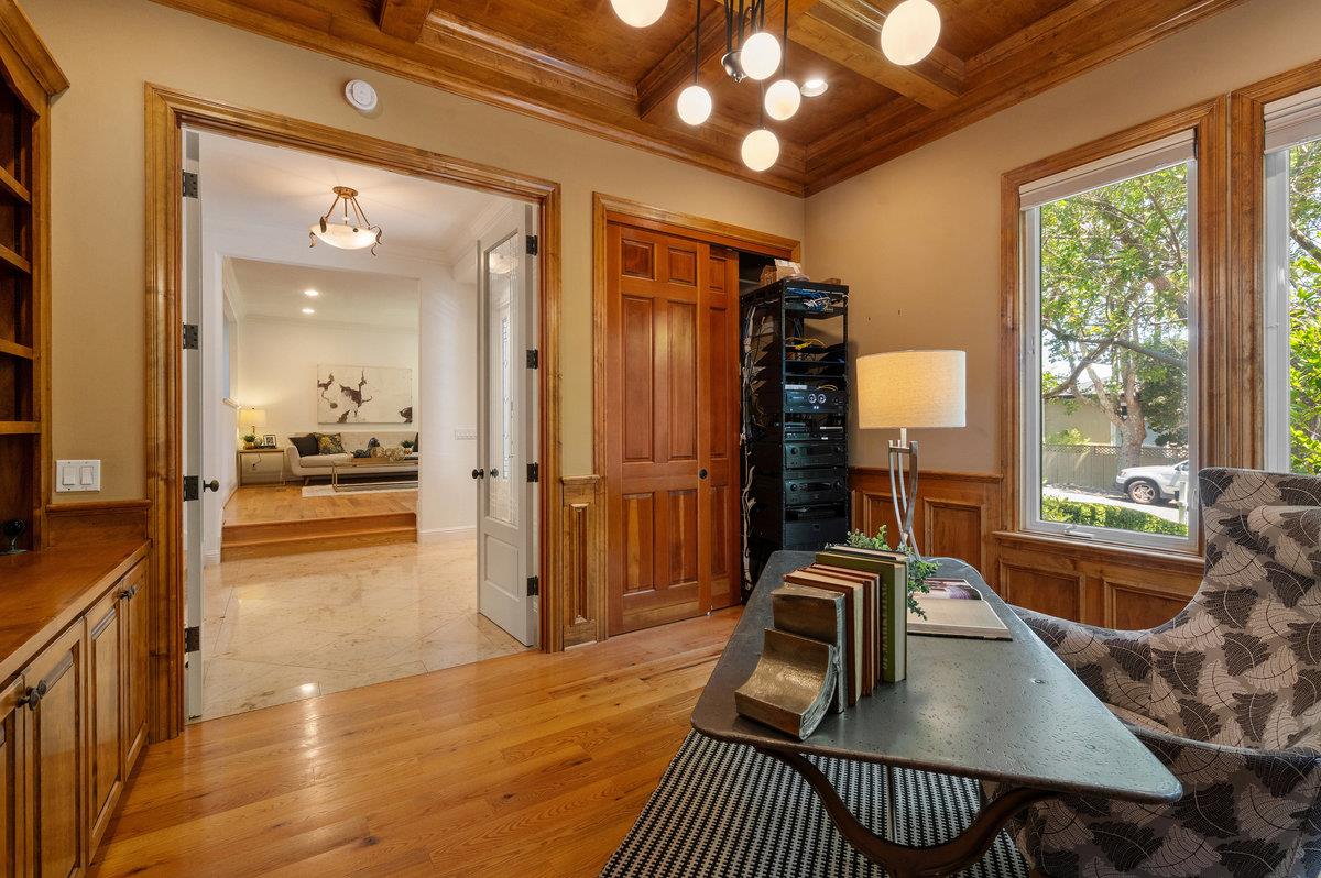 Detail Gallery Image 12 of 49 For 1509 Los Montes Dr, Burlingame,  CA 94010 - 5 Beds | 4 Baths