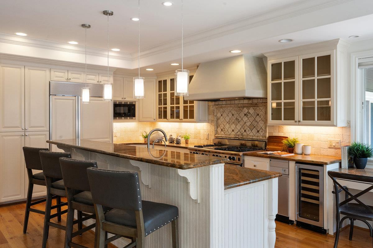 Detail Gallery Image 19 of 49 For 1509 Los Montes Dr, Burlingame,  CA 94010 - 5 Beds | 4 Baths
