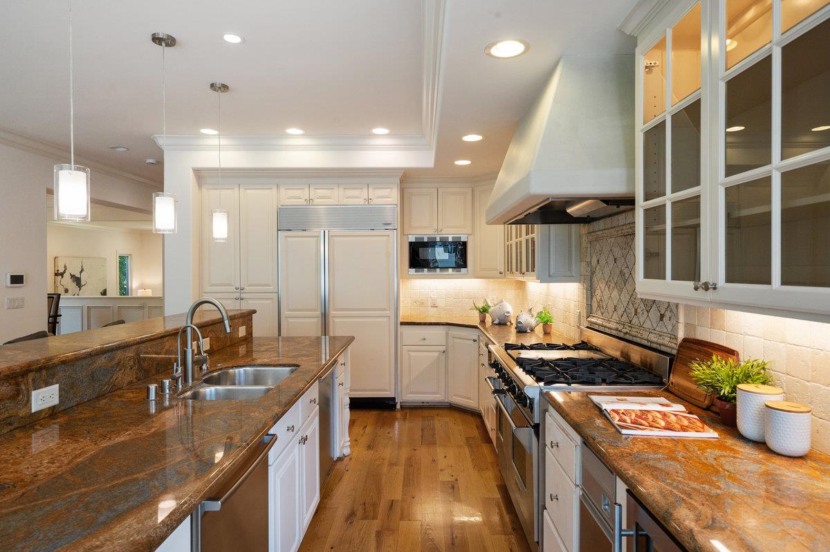 Detail Gallery Image 21 of 49 For 1509 Los Montes Dr, Burlingame,  CA 94010 - 5 Beds | 4 Baths