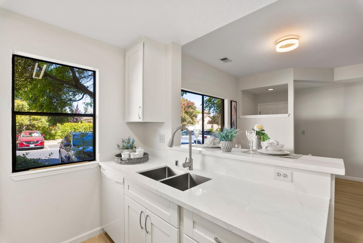 Detail Gallery Image 14 of 37 For 1340 Meadow Ridge Cir, San Jose,  CA 95131 - 2 Beds | 2 Baths