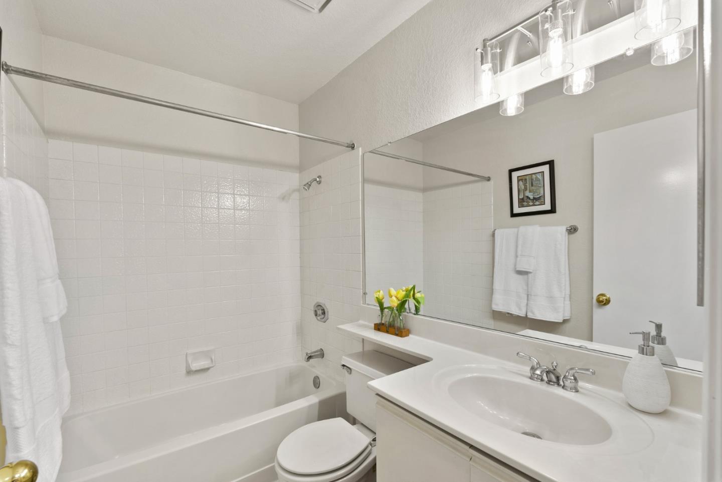 Detail Gallery Image 17 of 37 For 1340 Meadow Ridge Cir, San Jose,  CA 95131 - 2 Beds | 2 Baths