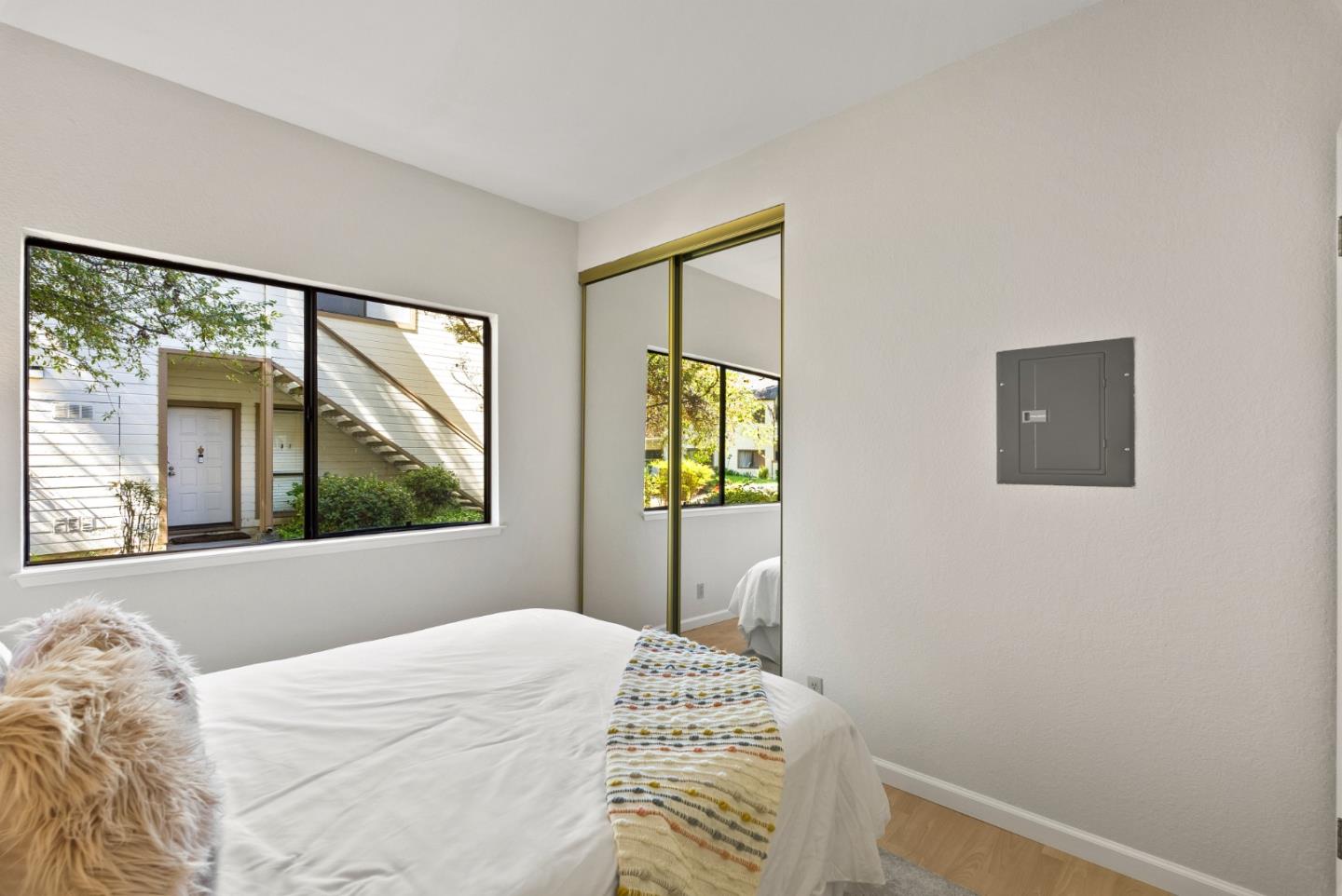 Detail Gallery Image 19 of 37 For 1340 Meadow Ridge Cir, San Jose,  CA 95131 - 2 Beds | 2 Baths