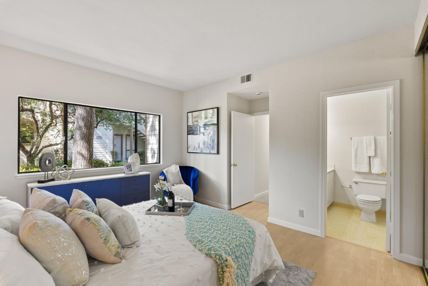 Detail Gallery Image 23 of 37 For 1340 Meadow Ridge Cir, San Jose,  CA 95131 - 2 Beds | 2 Baths