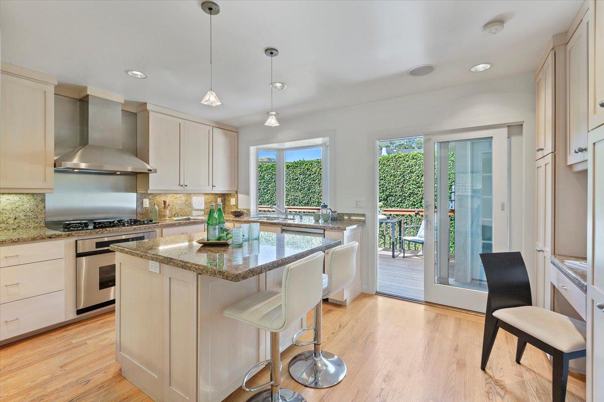 Detail Gallery Image 13 of 37 For 520 W Poplar Ave, San Mateo,  CA 94402 - 3 Beds | 2 Baths