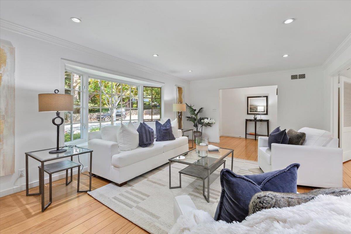 Detail Gallery Image 8 of 37 For 520 W Poplar Ave, San Mateo,  CA 94402 - 3 Beds | 2 Baths