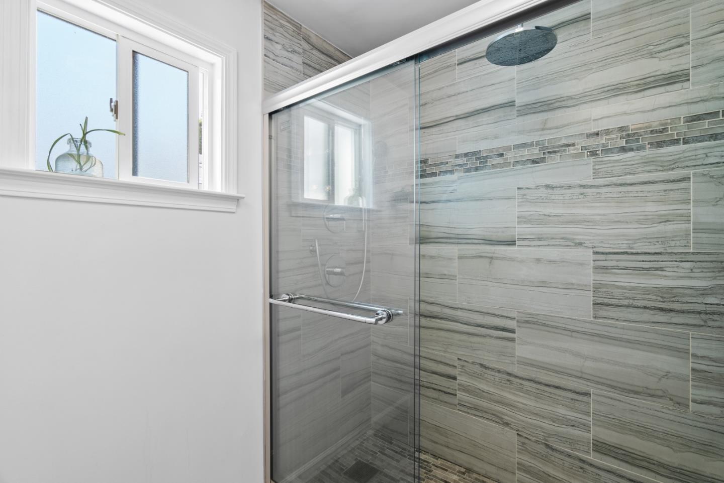 Detail Gallery Image 21 of 24 For 1902 88th Ave, Oakland,  CA 94621 - 2 Beds | 1 Baths