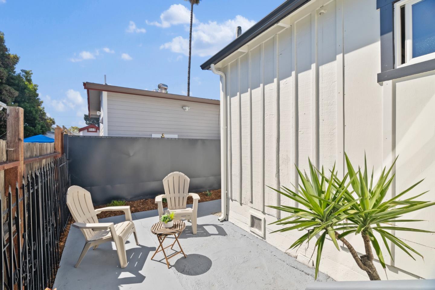 Detail Gallery Image 22 of 24 For 1902 88th Ave, Oakland,  CA 94621 - 2 Beds | 1 Baths