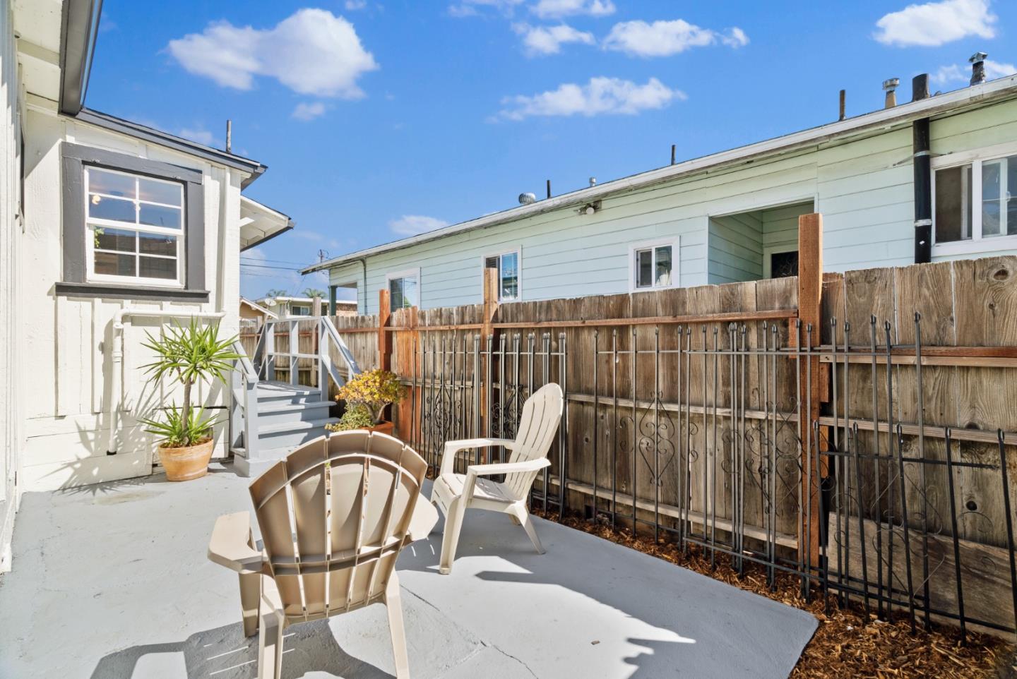 Detail Gallery Image 24 of 24 For 1902 88th Ave, Oakland,  CA 94621 - 2 Beds | 1 Baths