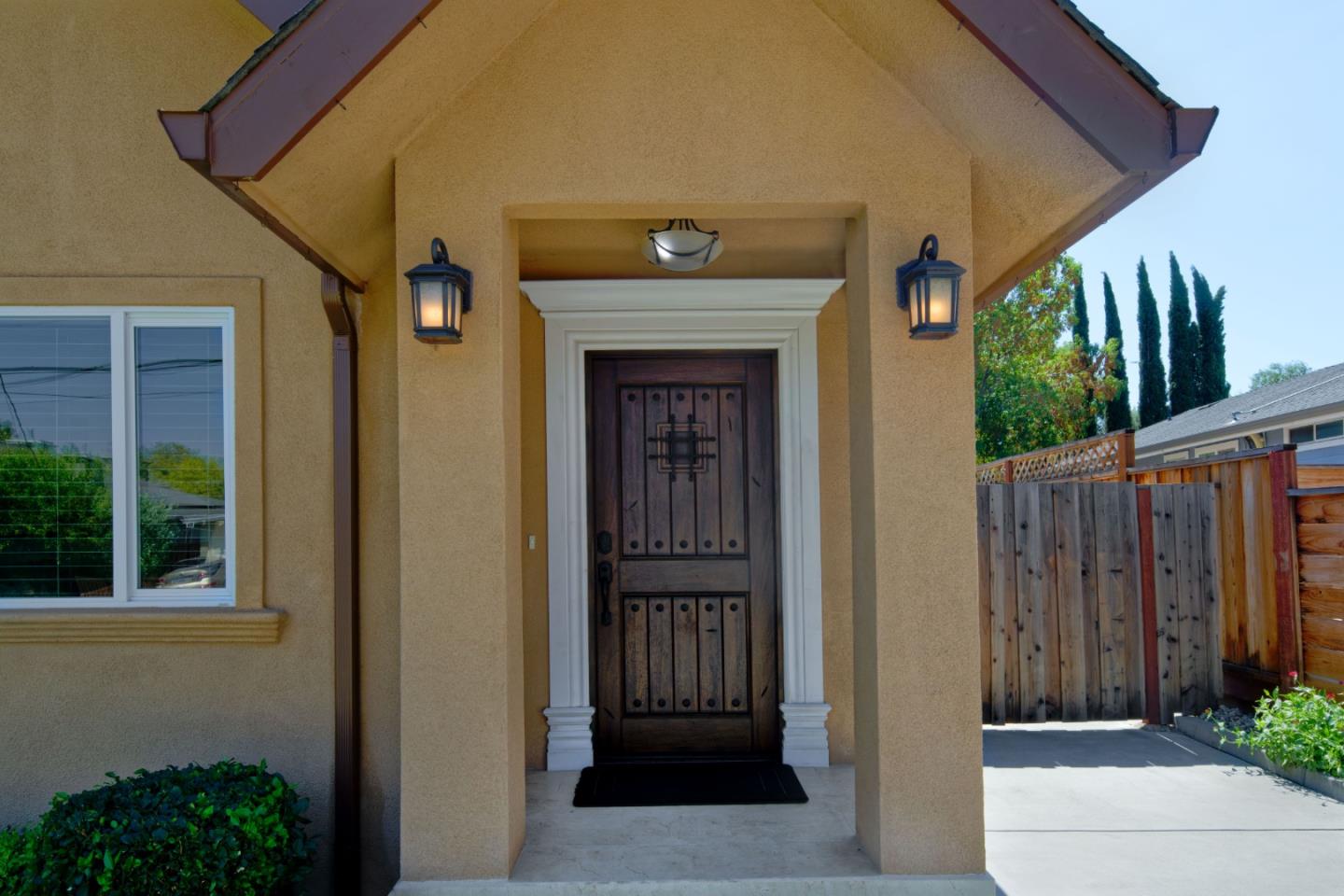 Detail Gallery Image 3 of 35 For 430 Belmont Way, San Jose,  CA 95125 - 3 Beds | 3 Baths