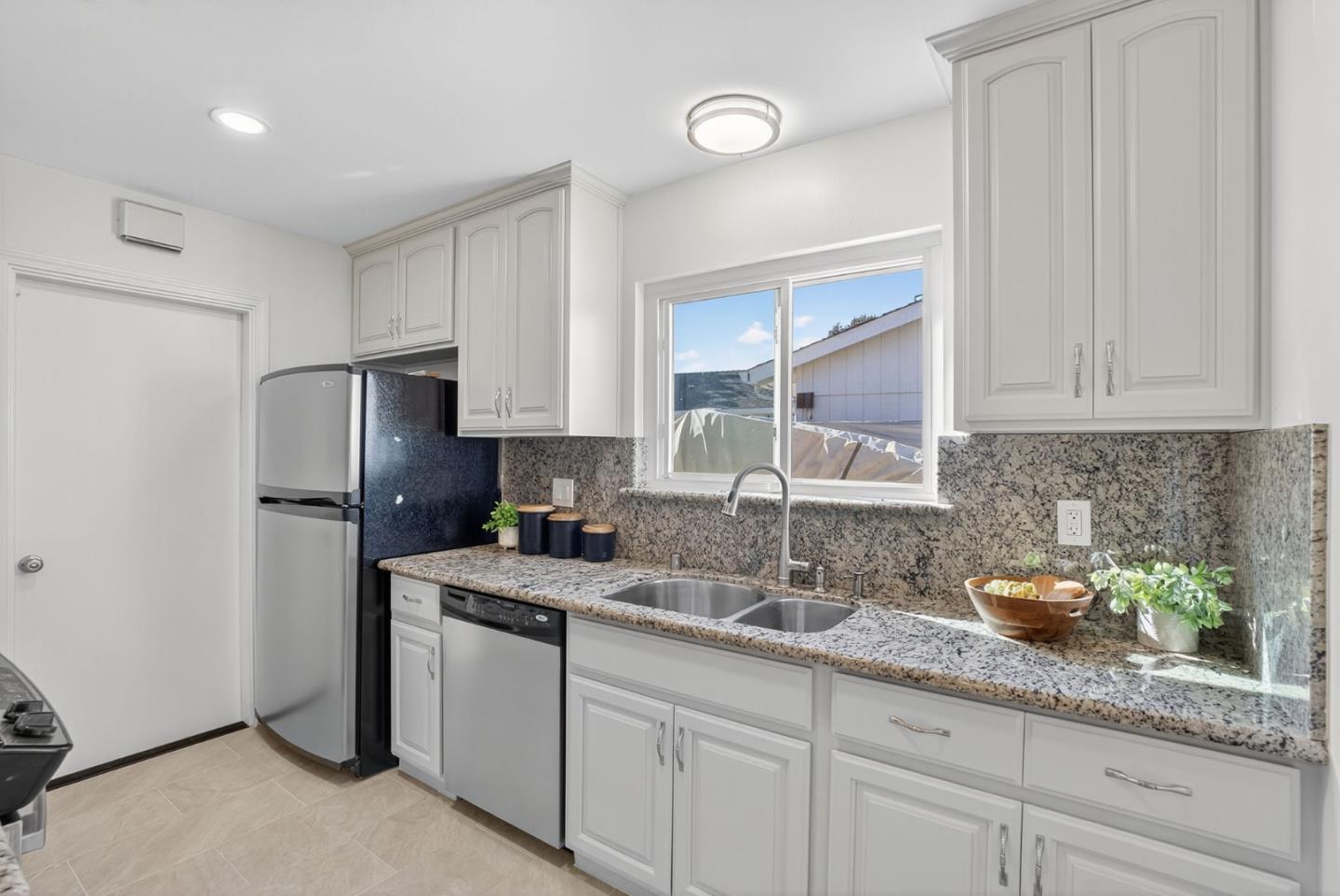 Detail Gallery Image 11 of 28 For 1464 Lucena Ct, San Jose,  CA 95132 - 3 Beds | 2 Baths