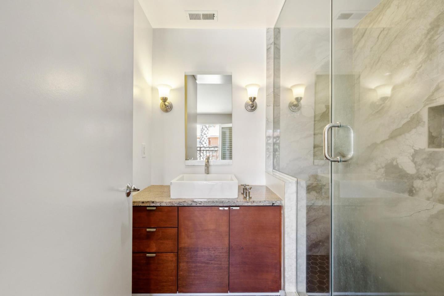 Detail Gallery Image 11 of 41 For 1835 Palm View Pl #103,  Santa Clara,  CA 95050 - 2 Beds | 2/1 Baths