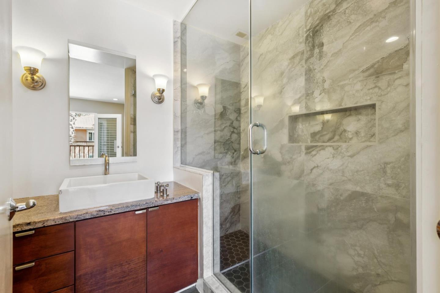 Detail Gallery Image 12 of 41 For 1835 Palm View Pl #103,  Santa Clara,  CA 95050 - 2 Beds | 2/1 Baths