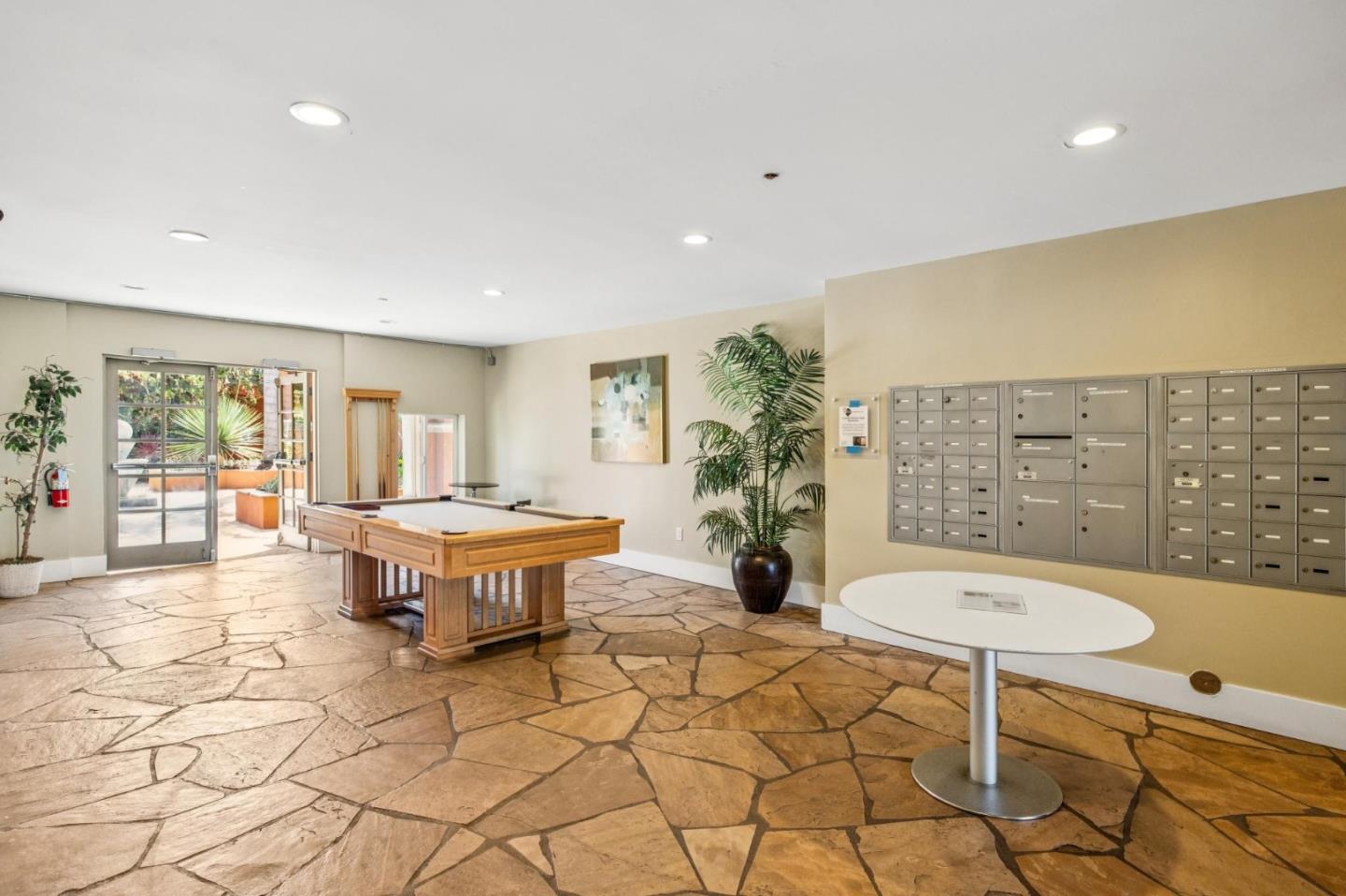 Detail Gallery Image 29 of 41 For 1835 Palm View Pl #103,  Santa Clara,  CA 95050 - 2 Beds | 2/1 Baths