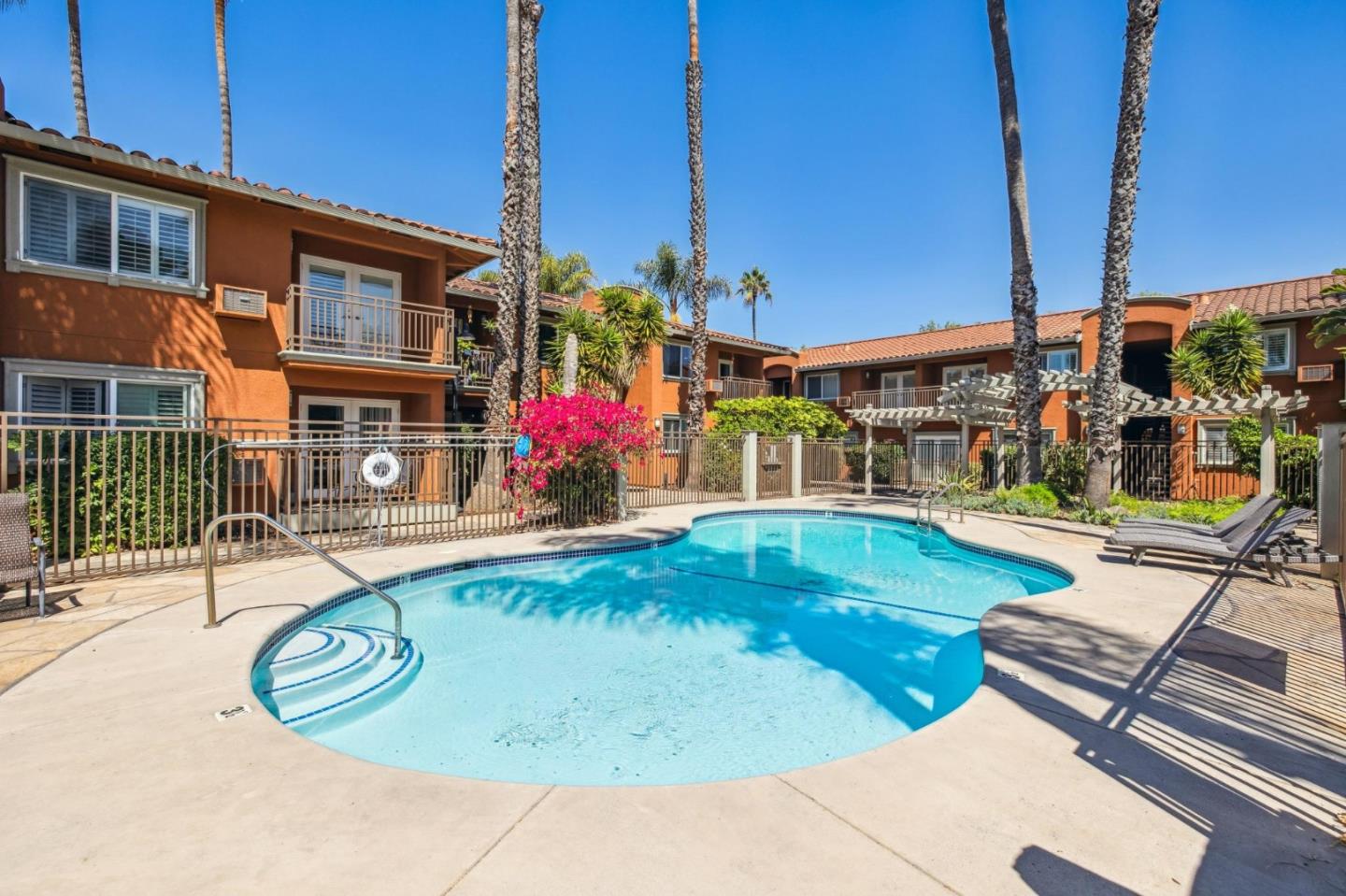 Detail Gallery Image 31 of 41 For 1835 Palm View Pl #103,  Santa Clara,  CA 95050 - 2 Beds | 2/1 Baths