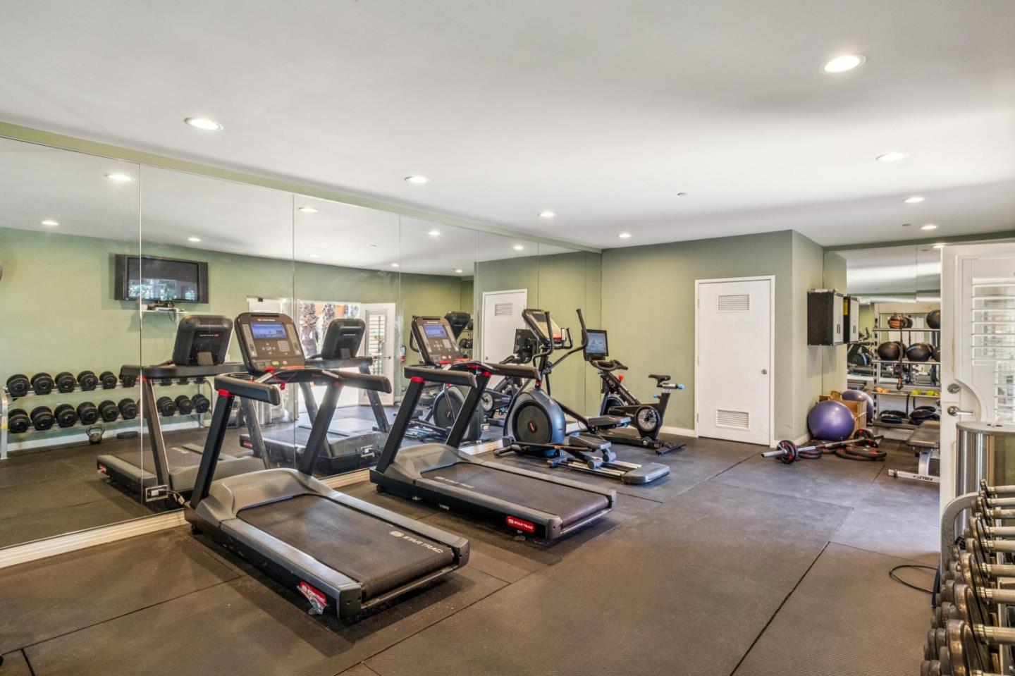 Detail Gallery Image 35 of 41 For 1835 Palm View Pl #103,  Santa Clara,  CA 95050 - 2 Beds | 2/1 Baths