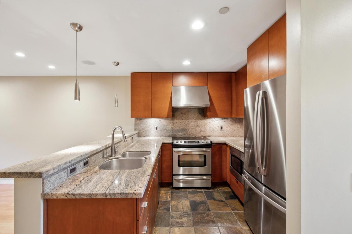Detail Gallery Image 7 of 41 For 1835 Palm View Pl #103,  Santa Clara,  CA 95050 - 2 Beds | 2/1 Baths
