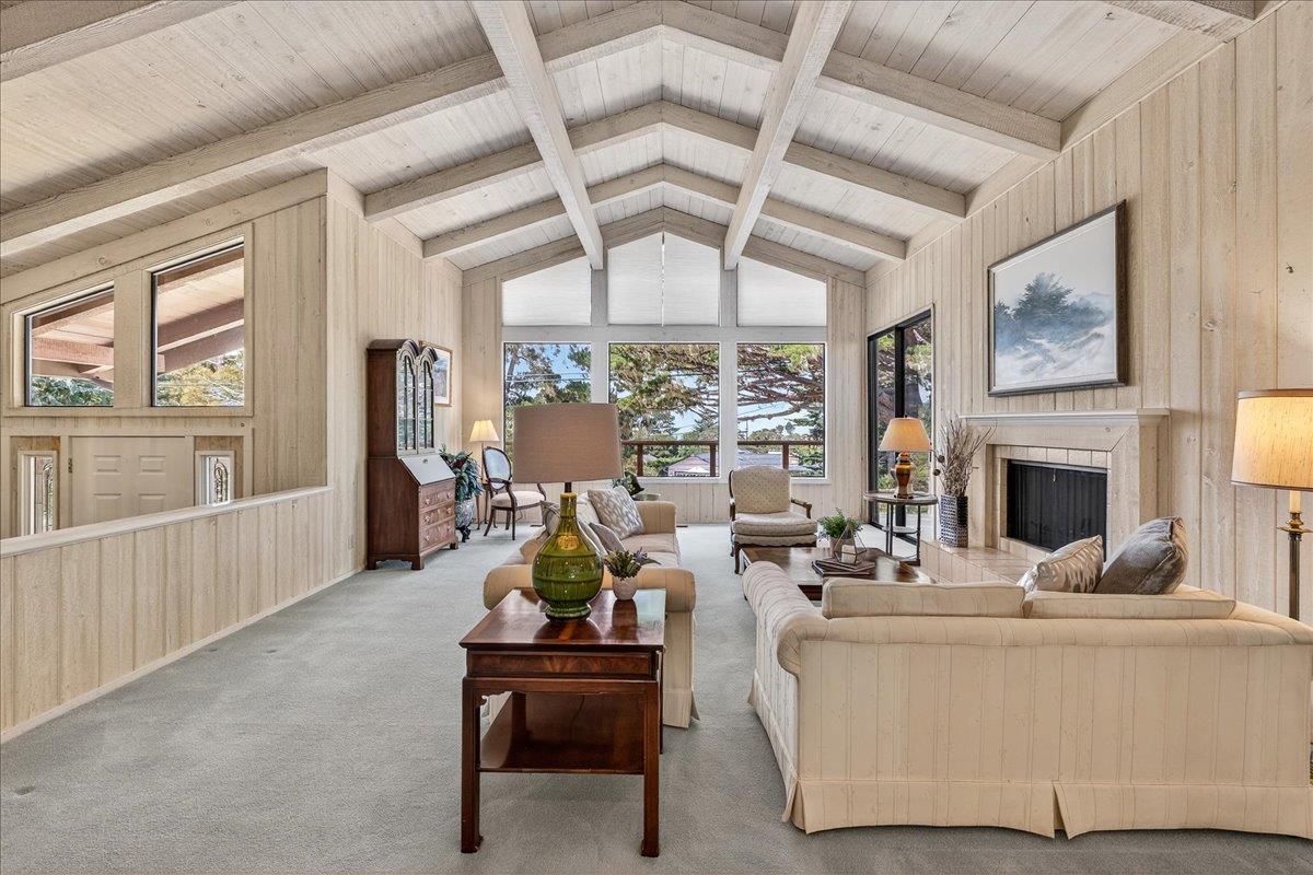 Detail Gallery Image 11 of 59 For 3037 Strawberry Hill Rd, Pebble Beach,  CA 93953 - 3 Beds | 2/1 Baths