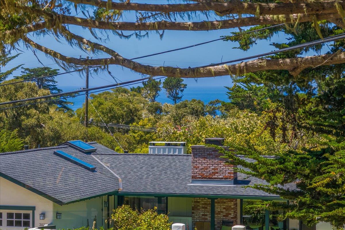 Detail Gallery Image 12 of 59 For 3037 Strawberry Hill Rd, Pebble Beach,  CA 93953 - 3 Beds | 2/1 Baths