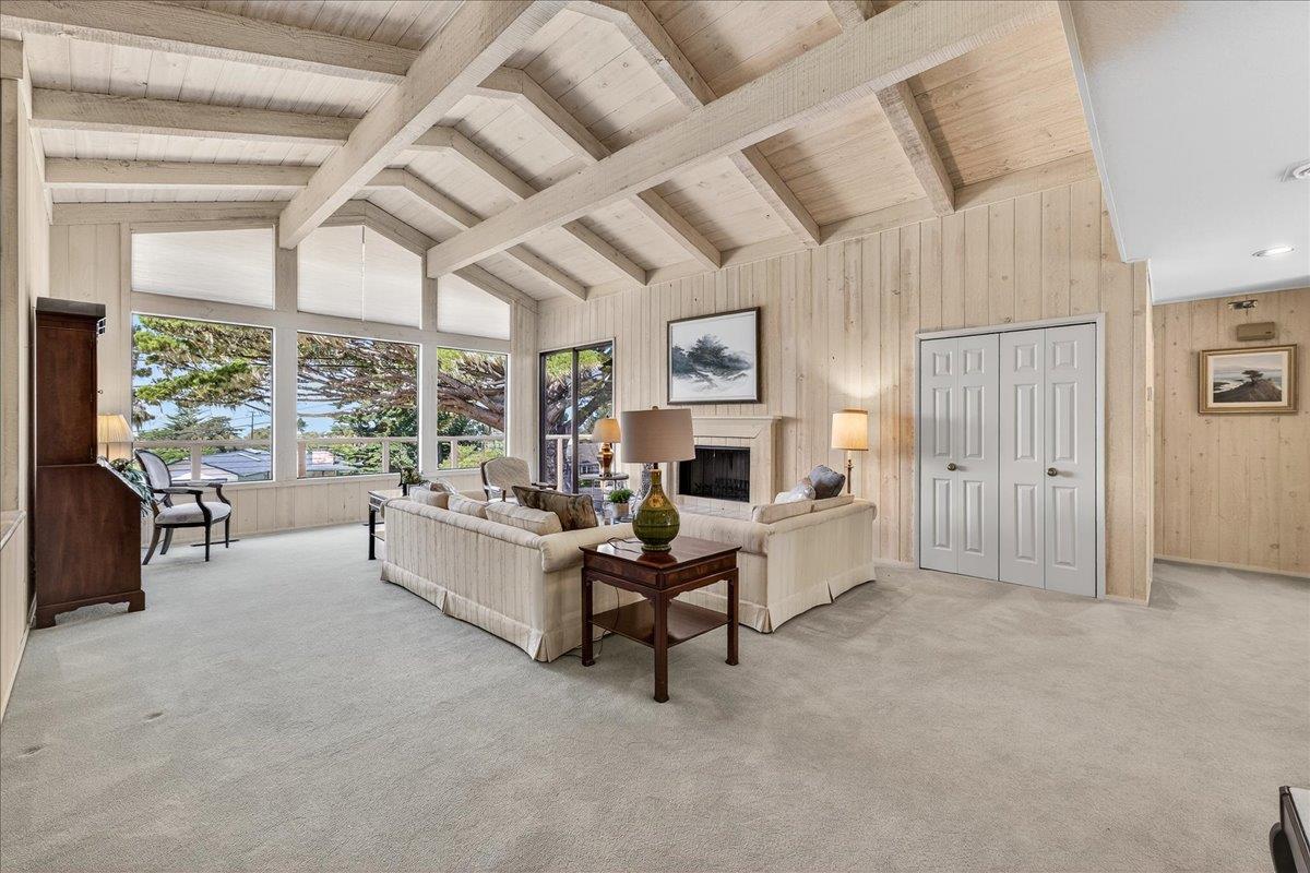 Detail Gallery Image 13 of 59 For 3037 Strawberry Hill Rd, Pebble Beach,  CA 93953 - 3 Beds | 2/1 Baths