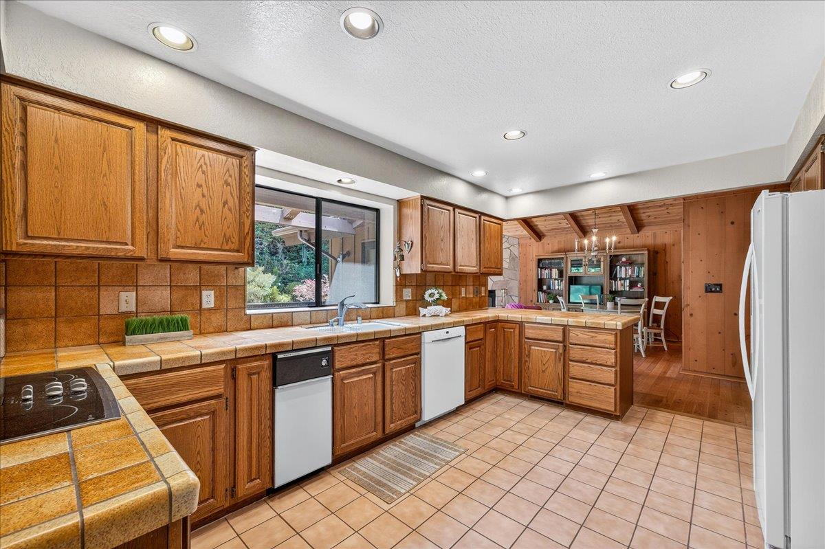 Detail Gallery Image 31 of 59 For 3037 Strawberry Hill Rd, Pebble Beach,  CA 93953 - 3 Beds | 2/1 Baths