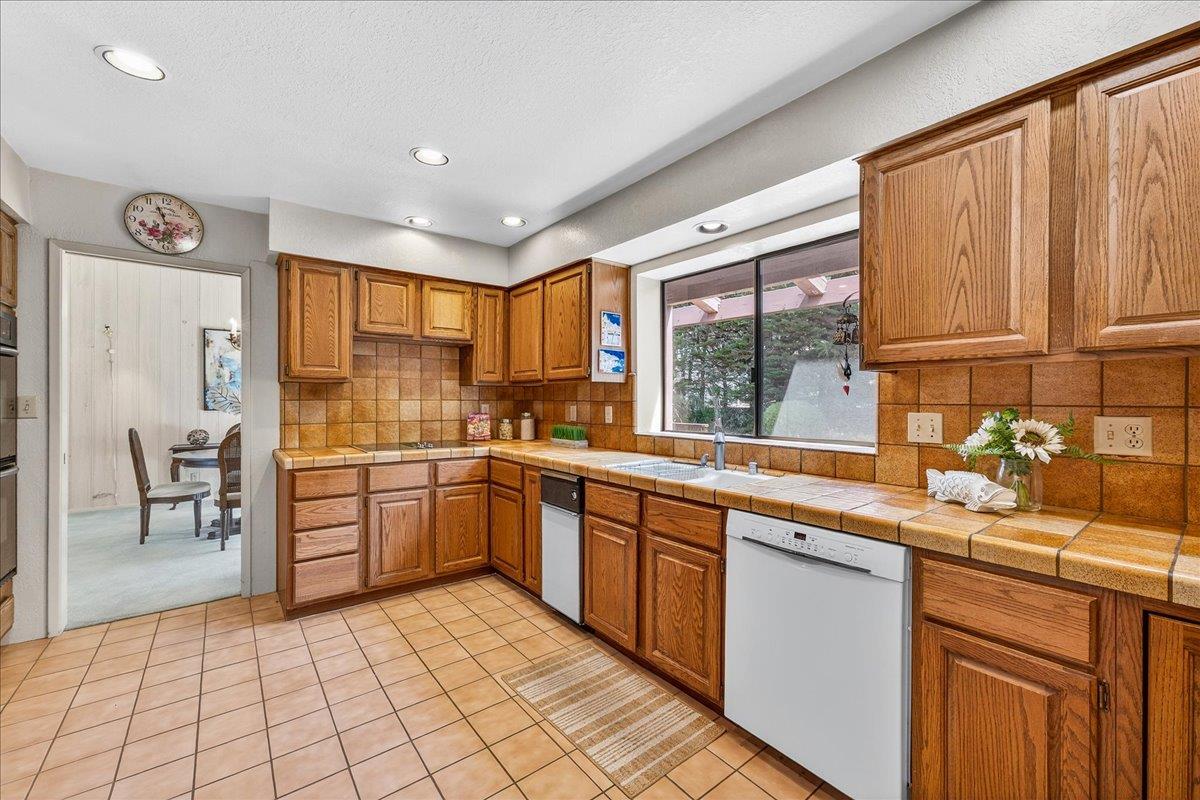 Detail Gallery Image 32 of 59 For 3037 Strawberry Hill Rd, Pebble Beach,  CA 93953 - 3 Beds | 2/1 Baths