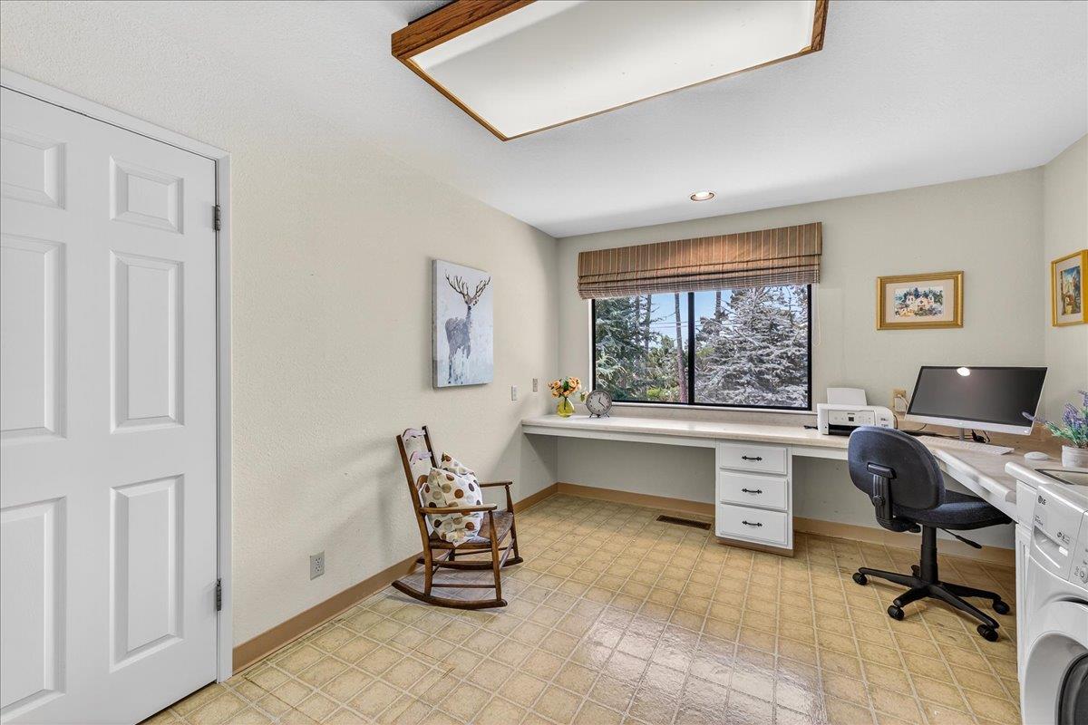 Detail Gallery Image 40 of 59 For 3037 Strawberry Hill Rd, Pebble Beach,  CA 93953 - 3 Beds | 2/1 Baths