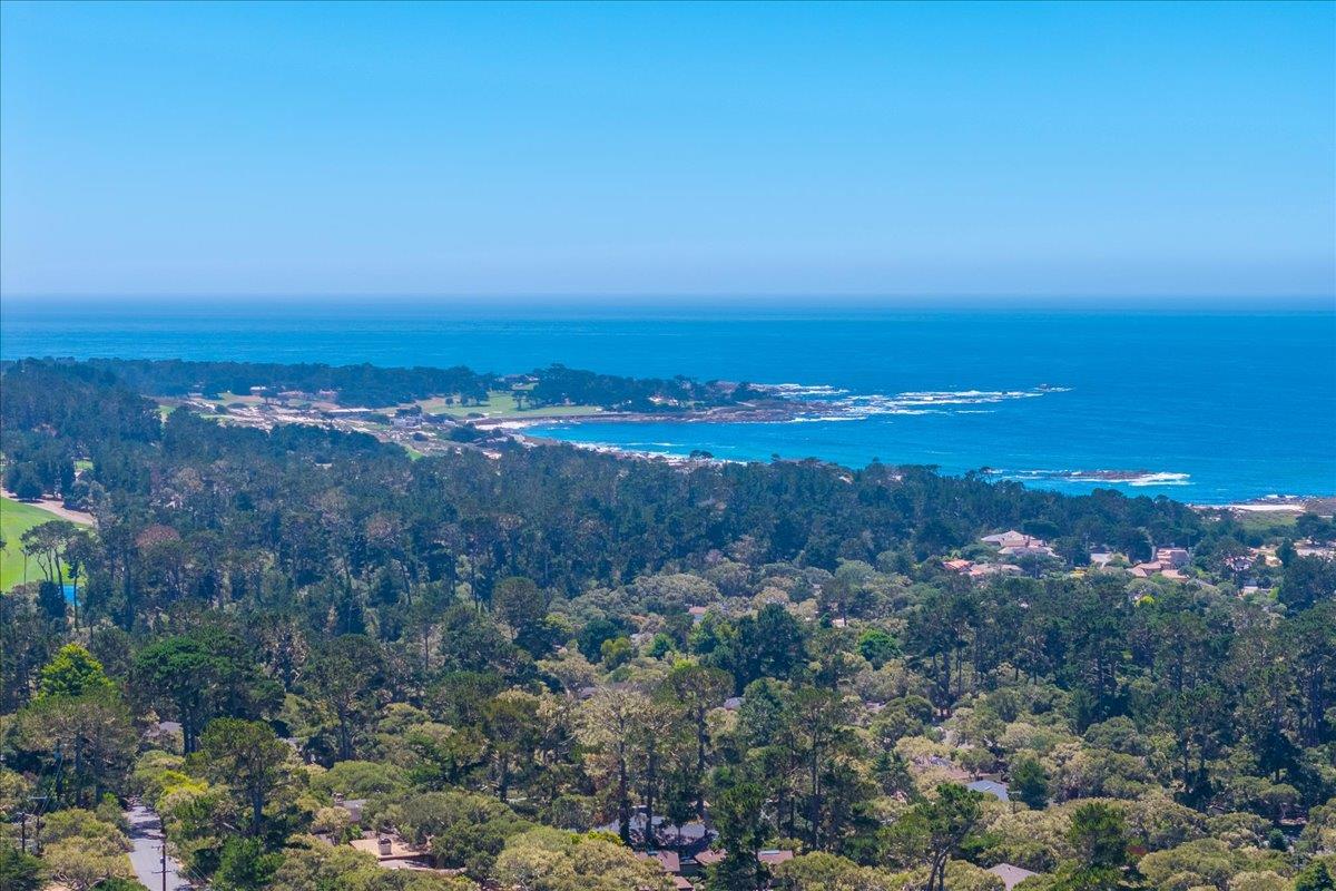 Detail Gallery Image 6 of 59 For 3037 Strawberry Hill Rd, Pebble Beach,  CA 93953 - 3 Beds | 2/1 Baths