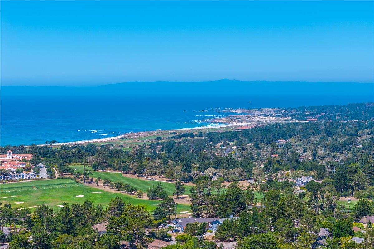 Detail Gallery Image 7 of 59 For 3037 Strawberry Hill Rd, Pebble Beach,  CA 93953 - 3 Beds | 2/1 Baths