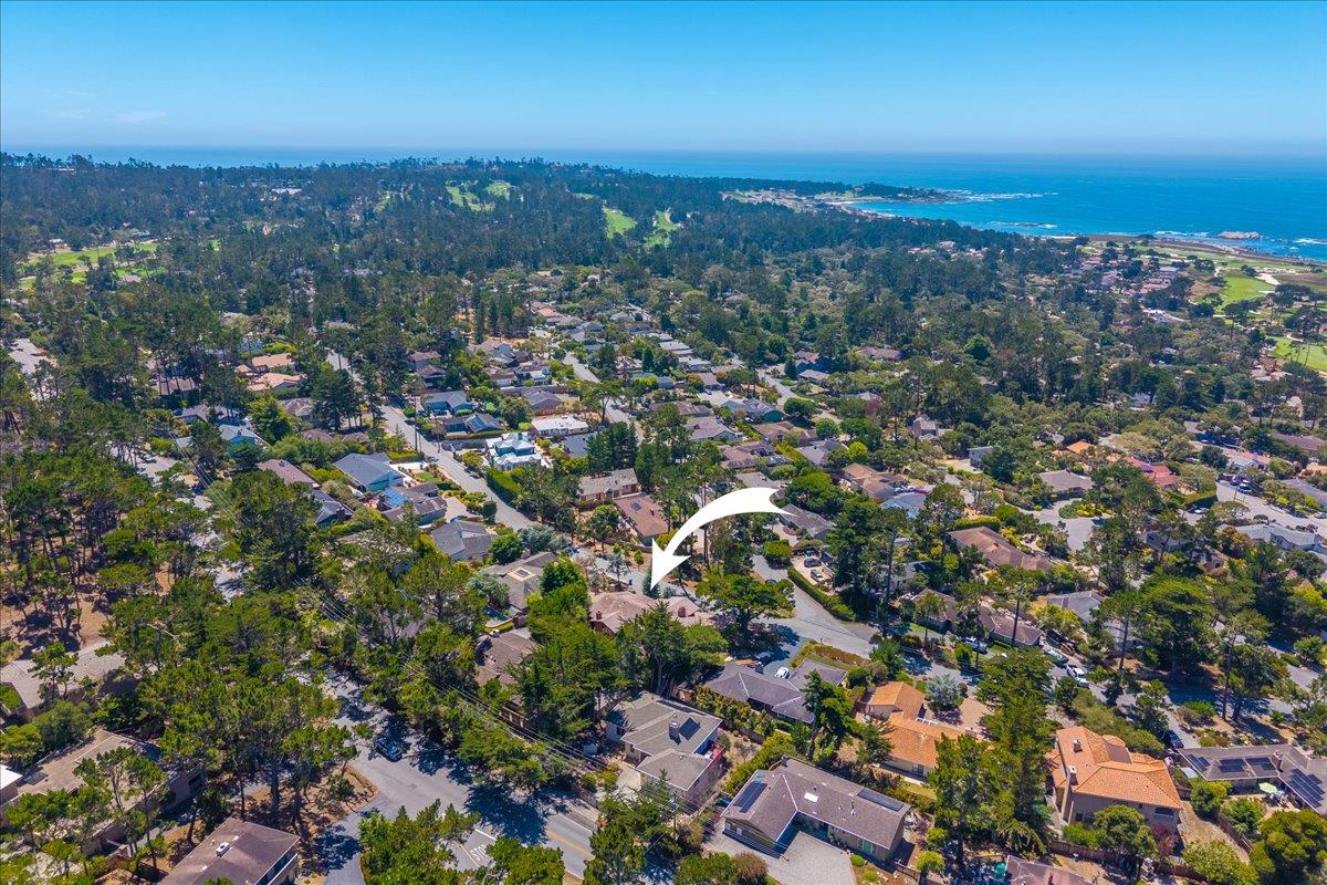 Detail Gallery Image 8 of 59 For 3037 Strawberry Hill Rd, Pebble Beach,  CA 93953 - 3 Beds | 2/1 Baths