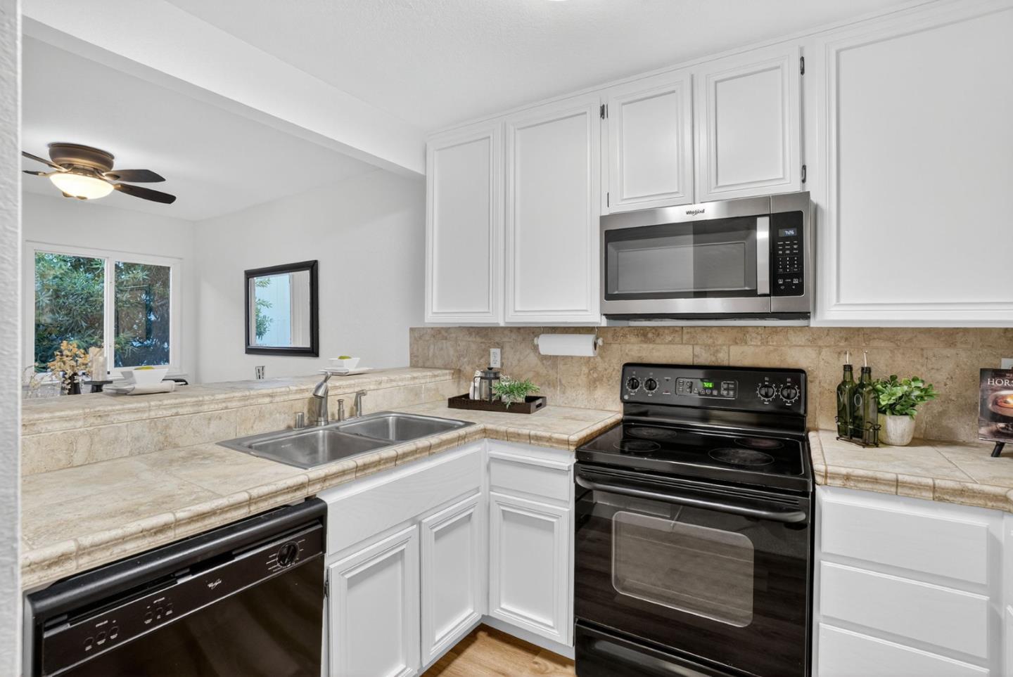 Detail Gallery Image 9 of 25 For 4853 Pine Forest Pl, San Jose,  CA 95118 - 2 Beds | 2 Baths