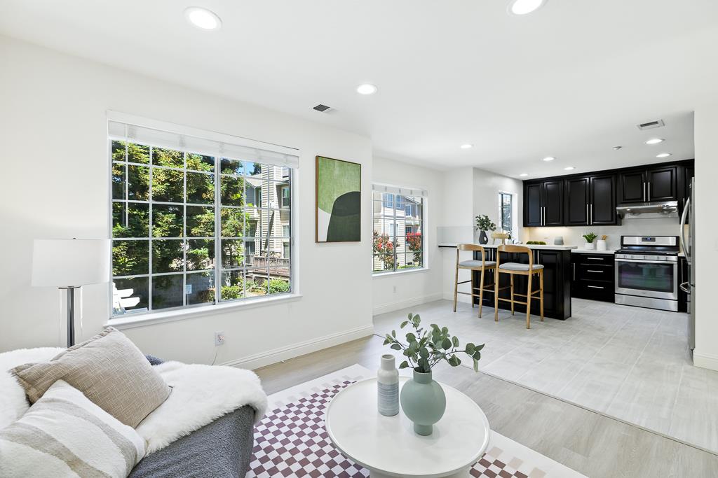 Detail Gallery Image 11 of 43 For 1140 Pointe Hope Lndg, San Jose,  CA 95131 - 3 Beds | 2/1 Baths
