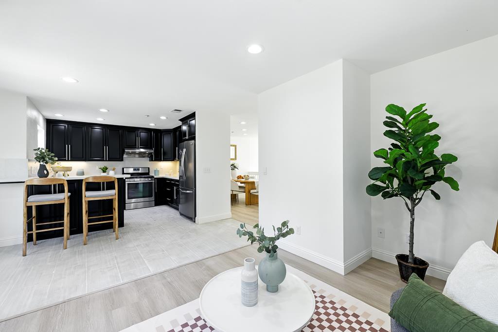 Detail Gallery Image 12 of 43 For 1140 Pointe Hope Lndg, San Jose,  CA 95131 - 3 Beds | 2/1 Baths