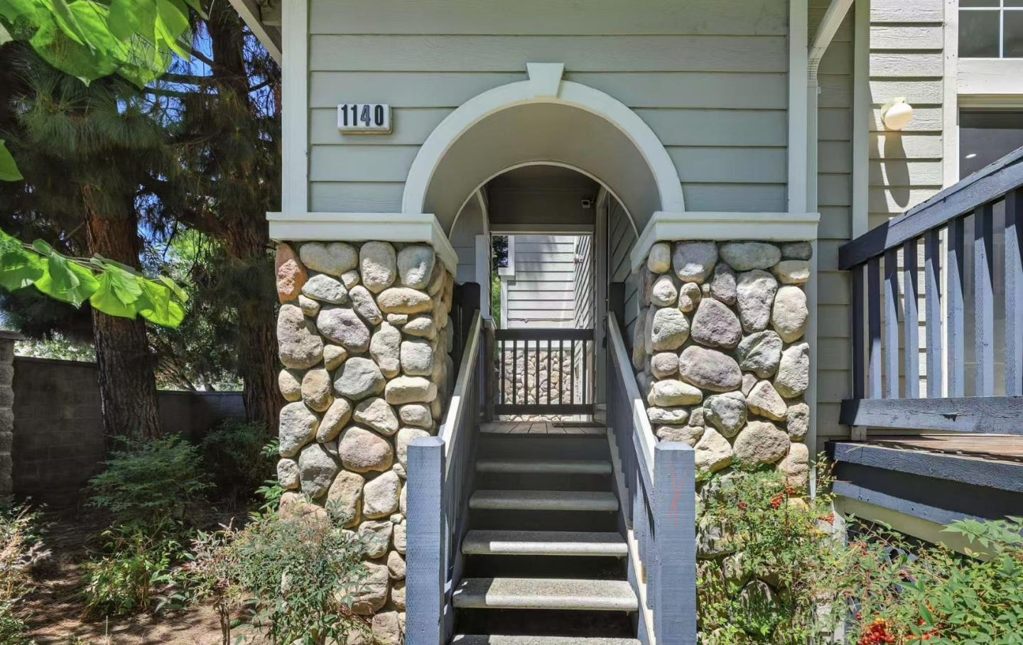 Detail Gallery Image 3 of 43 For 1140 Pointe Hope Lndg, San Jose,  CA 95131 - 3 Beds | 2/1 Baths
