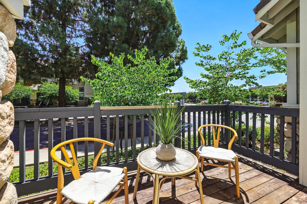 Detail Gallery Image 7 of 43 For 1140 Pointe Hope Lndg, San Jose,  CA 95131 - 3 Beds | 2/1 Baths