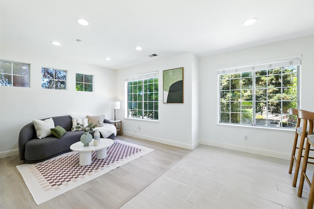 Detail Gallery Image 9 of 43 For 1140 Pointe Hope Lndg, San Jose,  CA 95131 - 3 Beds | 2/1 Baths