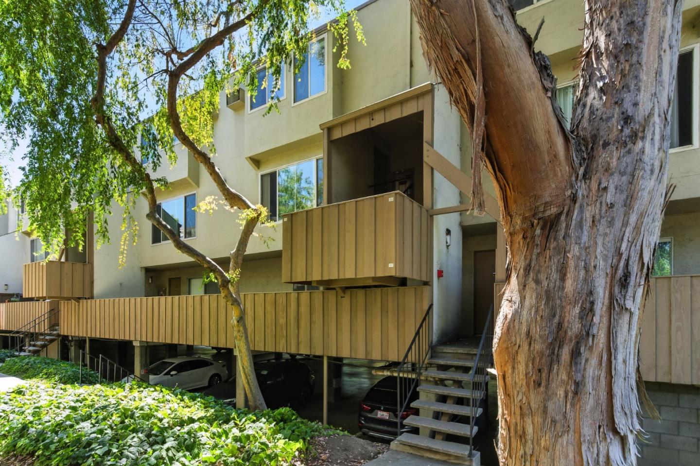 Detail Gallery Image 1 of 25 For 490 Auburn Way #14,  San Jose,  CA 95129 - 2 Beds | 1/1 Baths