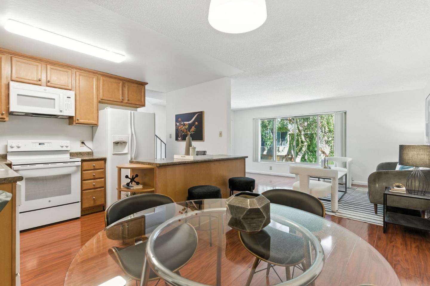 Detail Gallery Image 13 of 25 For 490 Auburn Way #14,  San Jose,  CA 95129 - 2 Beds | 1/1 Baths