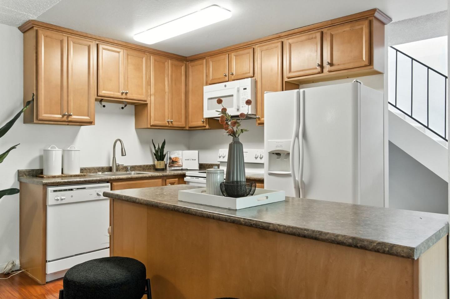 Detail Gallery Image 14 of 25 For 490 Auburn Way #14,  San Jose,  CA 95129 - 2 Beds | 1/1 Baths