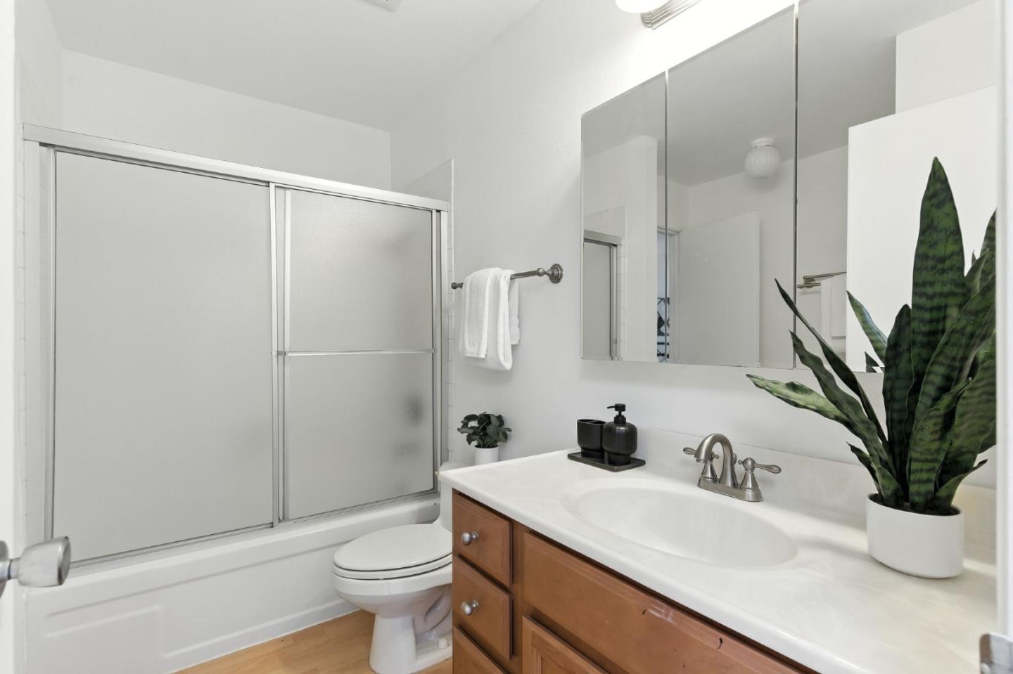 Detail Gallery Image 19 of 25 For 490 Auburn Way #14,  San Jose,  CA 95129 - 2 Beds | 1/1 Baths