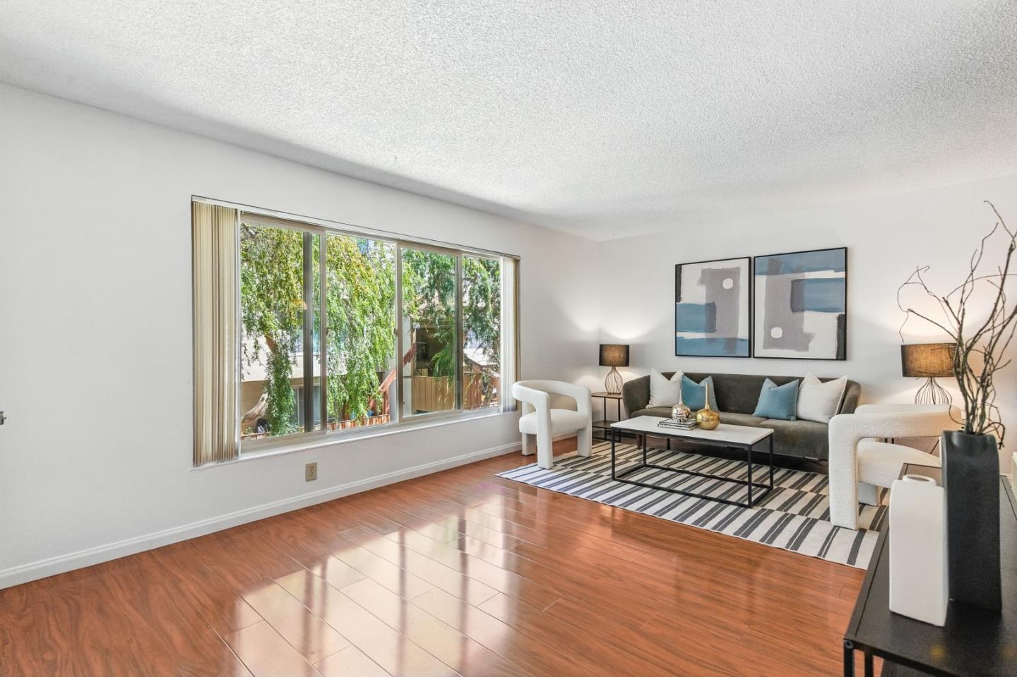 Detail Gallery Image 6 of 25 For 490 Auburn Way #14,  San Jose,  CA 95129 - 2 Beds | 1/1 Baths