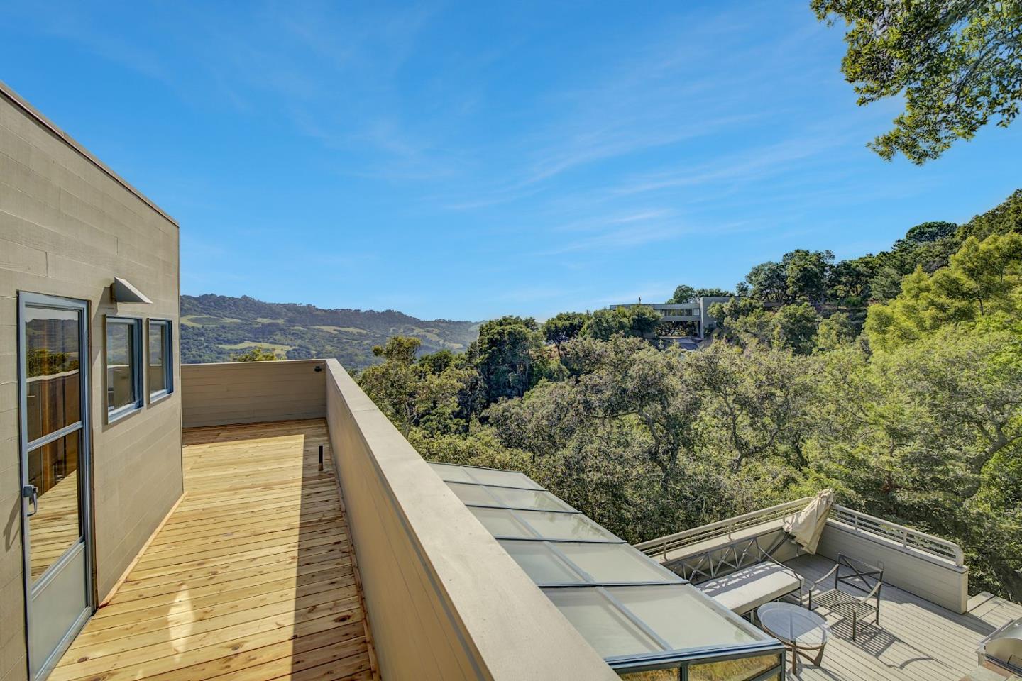 Detail Gallery Image 9 of 17 For 319 Tappan Ter, Orinda,  CA 94563 - 5 Beds | 4/1 Baths