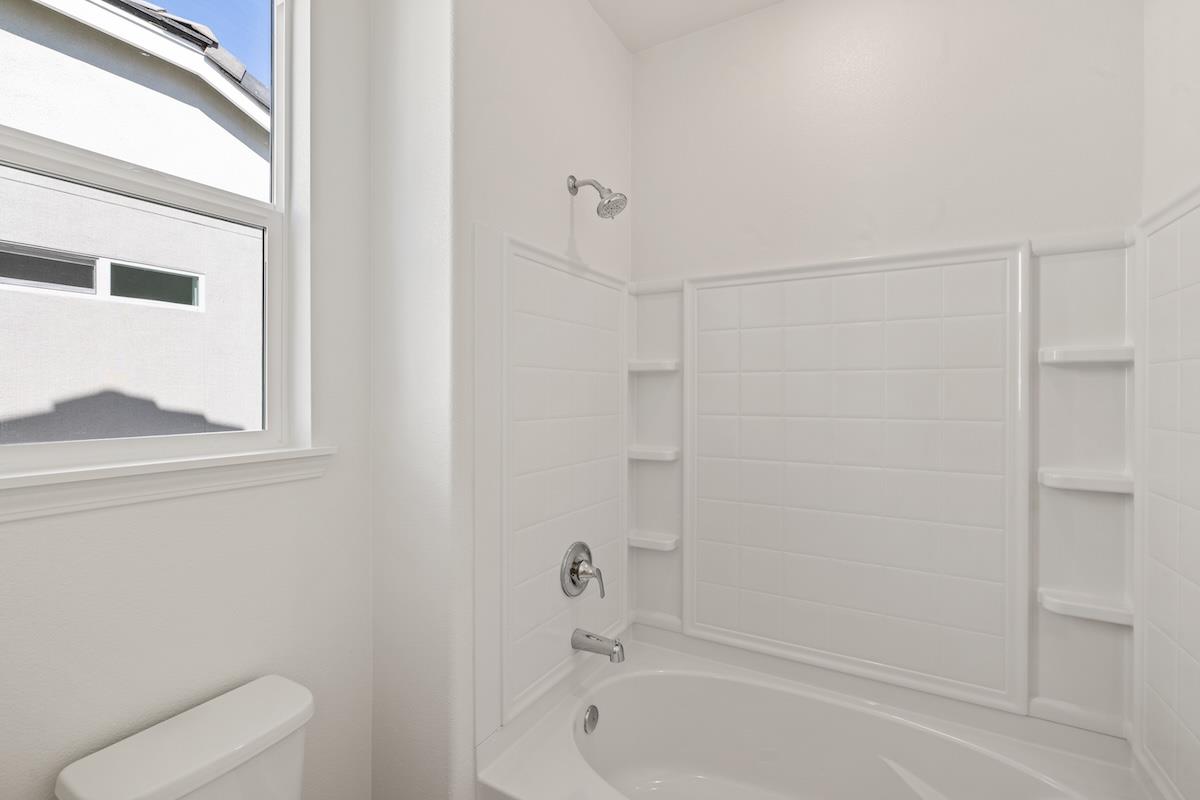 Detail Gallery Image 35 of 52 For 321 Summer Morning Dr, Hollister,  CA 95023 - 5 Beds | 3 Baths