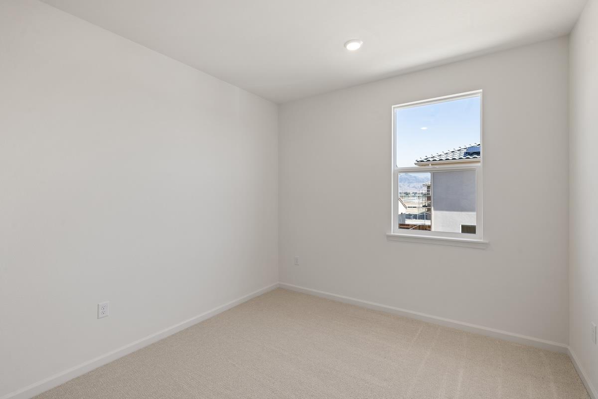 Detail Gallery Image 42 of 52 For 321 Summer Morning Dr, Hollister,  CA 95023 - 5 Beds | 3 Baths